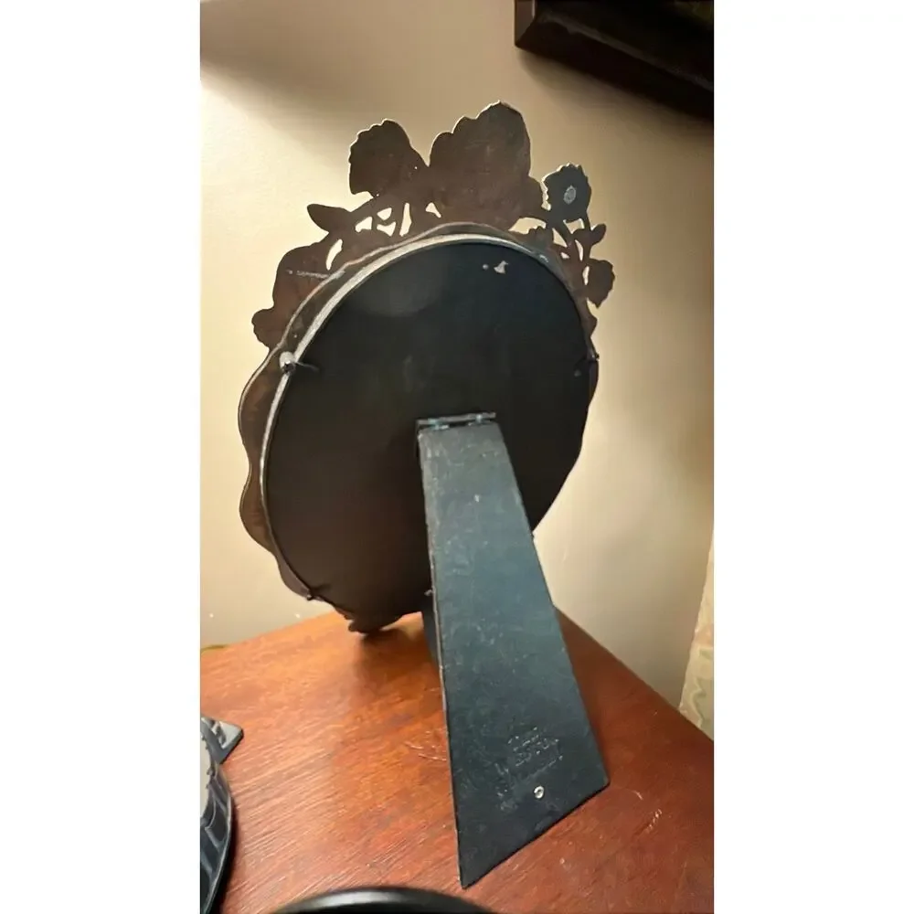Heavy Vintage Oval Bronze Frame